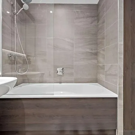 Central Luxurious Two Bedroom Apartment Manchester Exterior photo